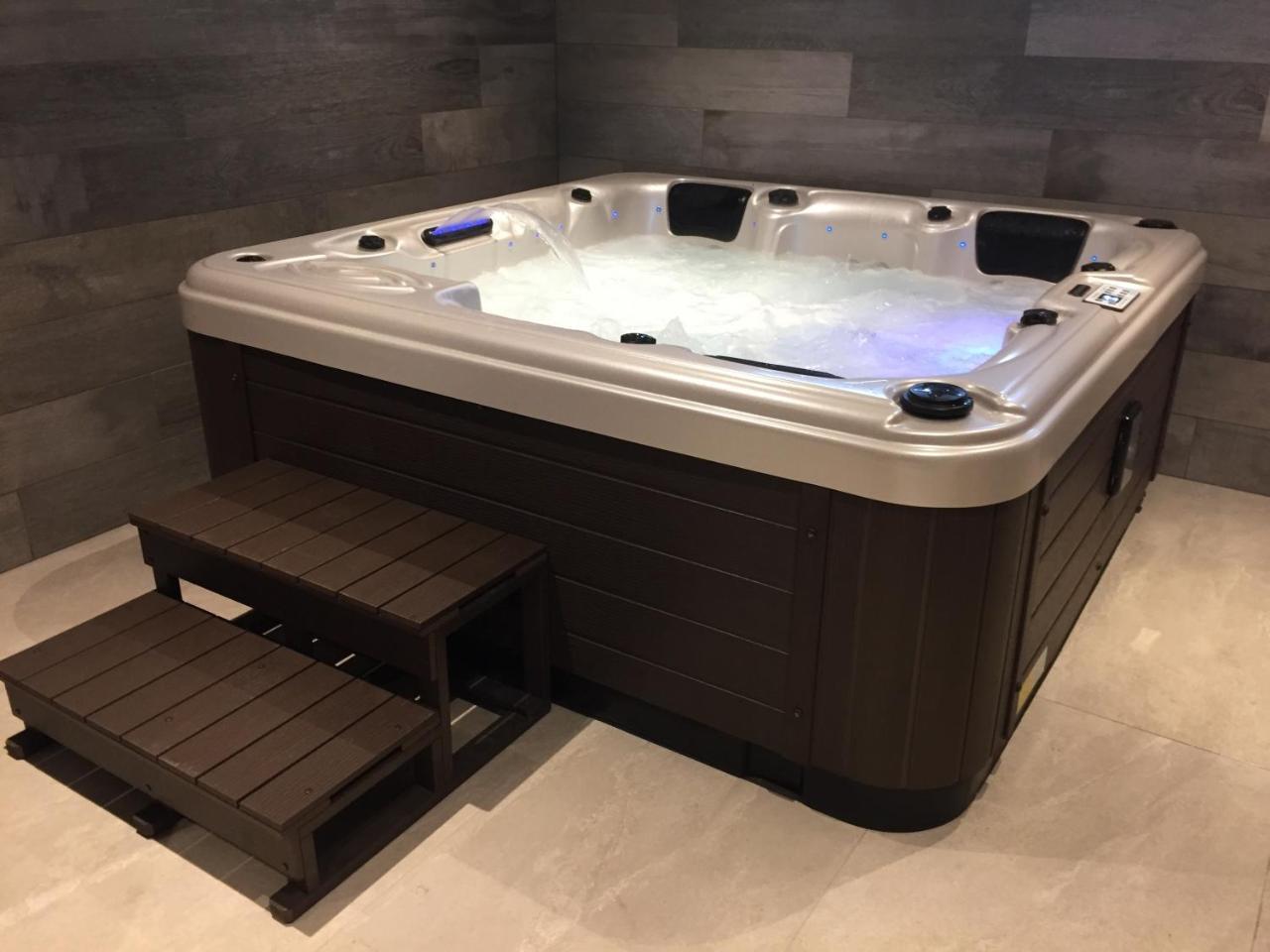 Deluxe King Suite,746574221:JPEG